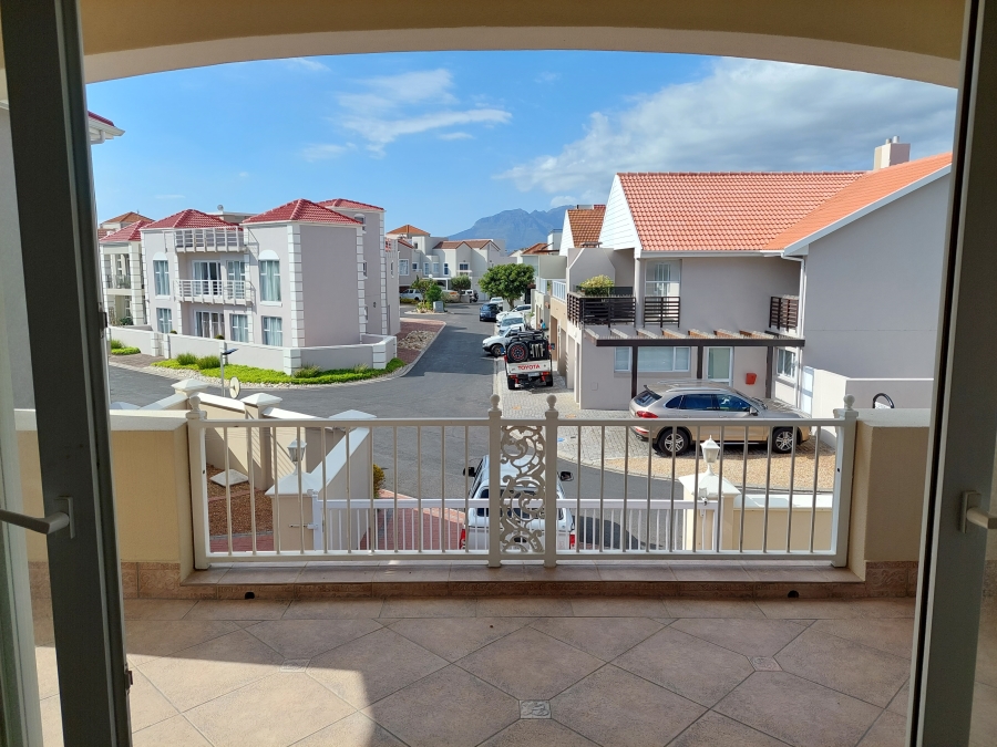 3 Bedroom Property for Sale in Harbour Island Western Cape